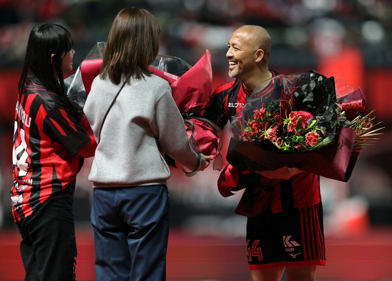 こんなに幸せなことはない」 J1札幌・小野伸二、笑顔で引退試合 | 毎日新聞