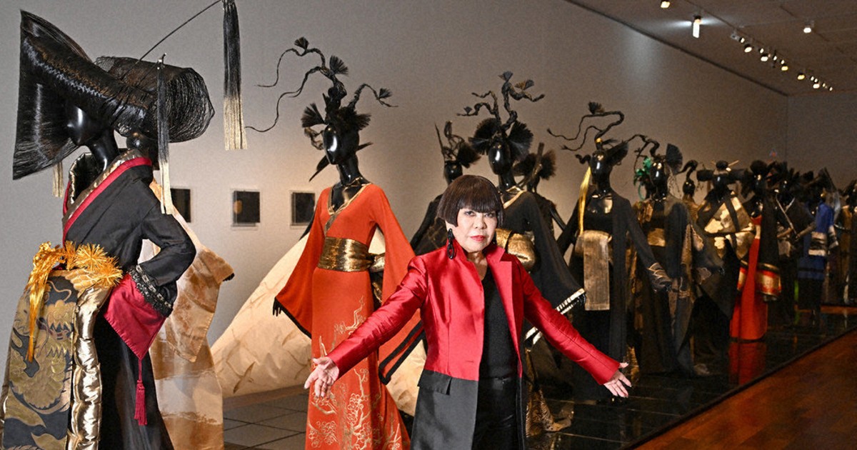 展覧会 コシノジュンコ 圧巻、琳派ランウエー 赤と黒、創作の核「対極