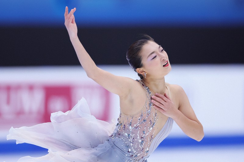 坂本が今季世界最高点、首位発進 フィギュアGPファイナル女子SP | 毎日新聞