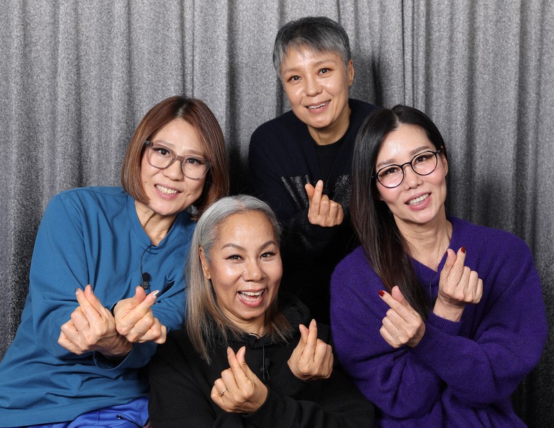 挑戦する姿見て」平均59・5歳 JYPが全力で推す歌姫4人組語る [写真特集