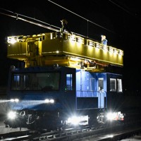 夜間の作業、急ピッチで進行中 上越新幹線の架線張り替え JR東 [写真