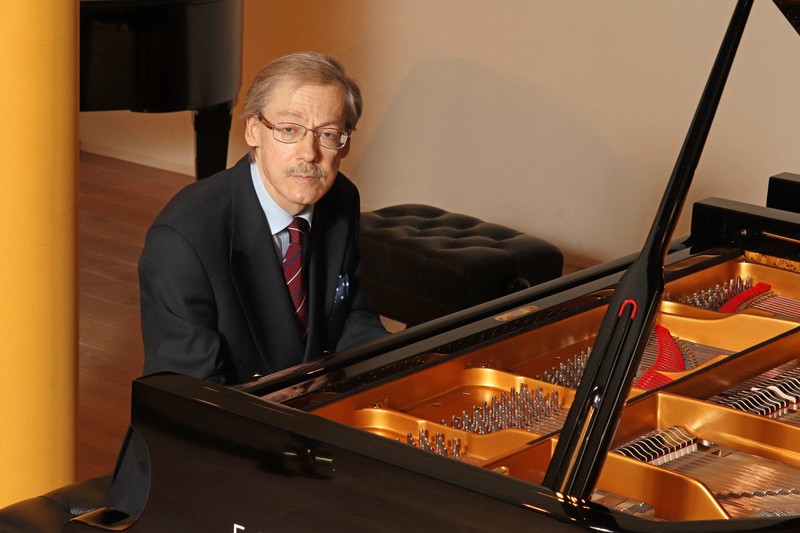 After 10-year struggle, pianist Stanislav Bunin returns to stage with ...