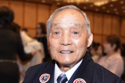 嘉瀬誠次さん＝2016年4月11日撮影