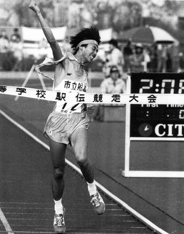 全国高校駅伝歴代優勝校・男子 [写真特集17/61] | 毎日新聞