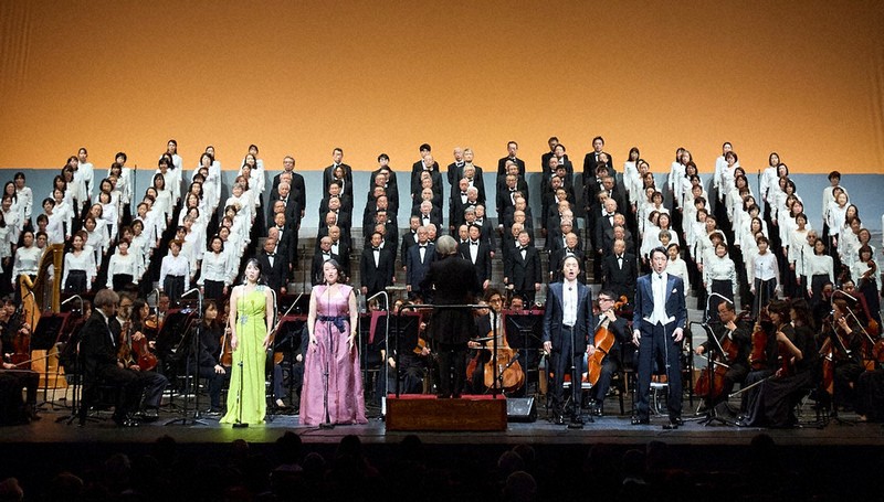 200人が迫力の「第九」 名古屋・テノール歌手、秋川雅史さん独唱