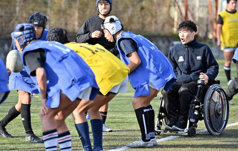 全国高校ラグビー：あす開幕 勝利導く、車椅子の分析家 天理、大けが
