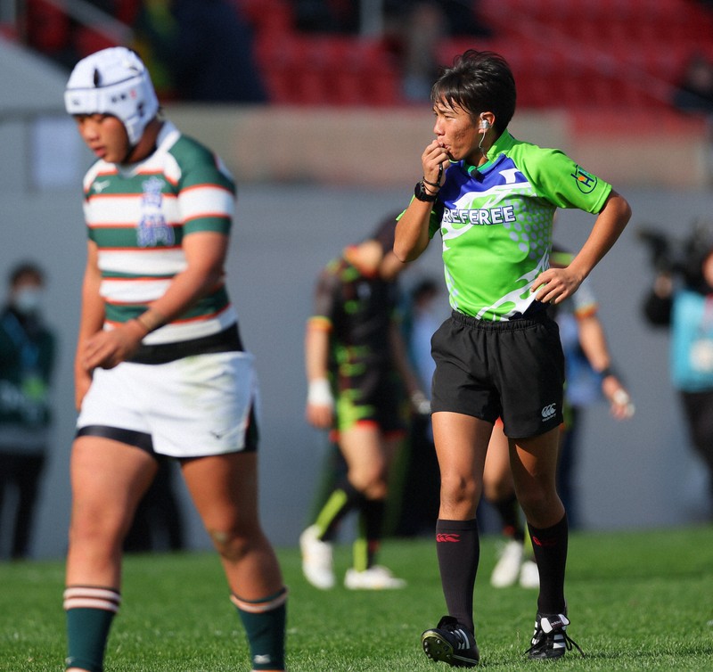 花園で初の高校生レフェリー 京都成章・延原さん 全国高校ラグビー