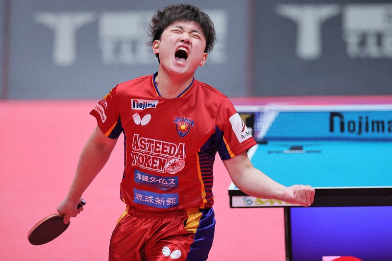 卓球選手　張本智和　缶バッジ　{最終値下げ} 卓球選手 張本智和 缶バッジ {最終値下げ} 卓球選手 張本智和