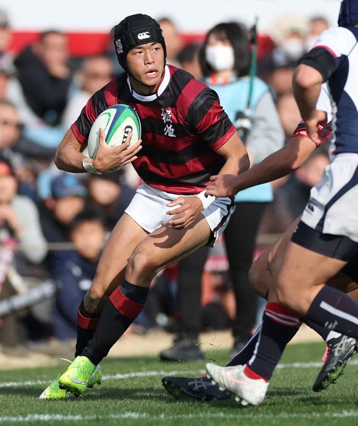 EXILE・AKIRAさんのおい、報徳学園・黒沢が躍動 高校ラグビー | 毎日新聞