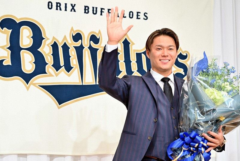 ドジャース移籍の山本由伸投手が大阪市内で記者会見 [写真特集5/11