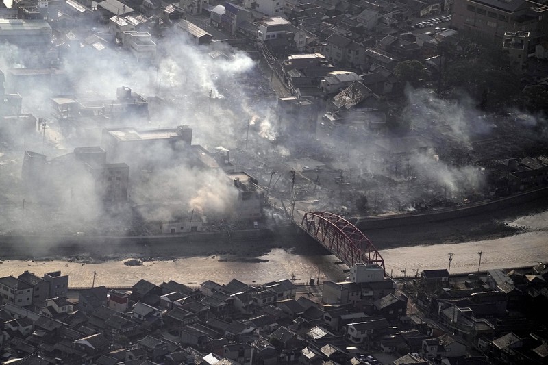 多くの建物、原形とどめず がれきも押し寄せ 能登半島地震上空ルポ