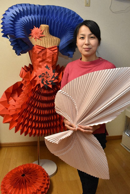 童心で折る紙、アートに 世界が認めた芸術家・加藤かおりさんの原点 