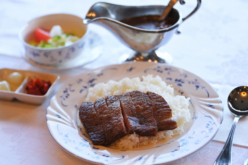 藤井は「与一和牛カレー」、菅井はうな重を注文 王将戦第1局昼食