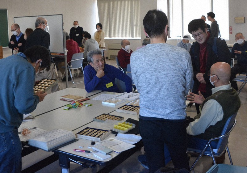 人生100年クラブ：将棋駒を愛する人たち 作ったり鑑賞したり | 毎日新聞
