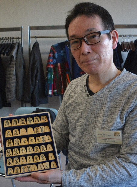 人生100年クラブ：将棋駒を愛する人たち 作ったり鑑賞したり | 毎日新聞