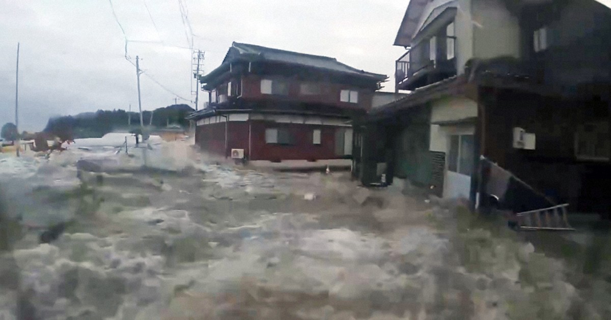 Tsunami camera footage