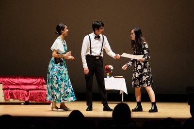 ポルトガル語劇。熱のこもった演技