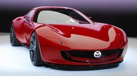 マツダが昨秋発表した「アイコニックSP」は発電用にロータリーエンジンを搭載する＝東京・有明の東京ビッグサイトで2023年10月25日、川口雅浩撮影
