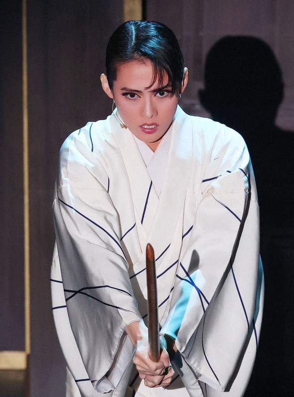 OSK日本歌劇団 翼和希主演の「へぼ侍～西南戦争物語～」 [写真