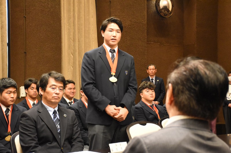 全国高校ラグビー 桐蔭学園が黒岩知事に優勝報告 神奈川 | 毎日新聞