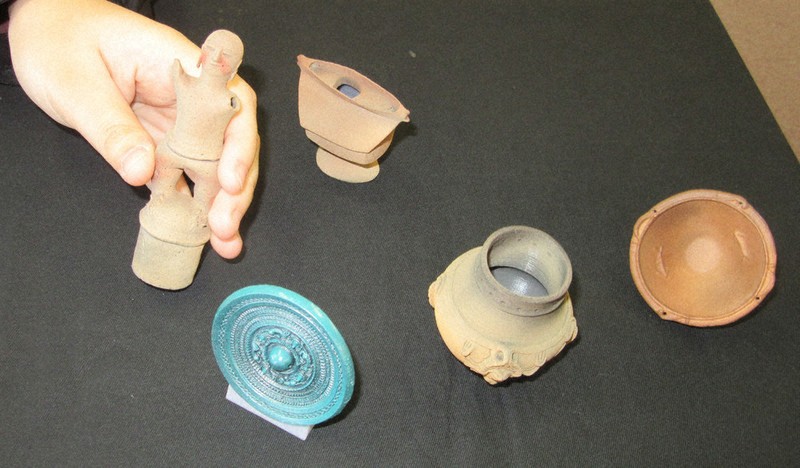 ガチャに厚木の出土品 埴輪、銅鏡など5種 郷土博物館 ／神奈川 | 毎日新聞