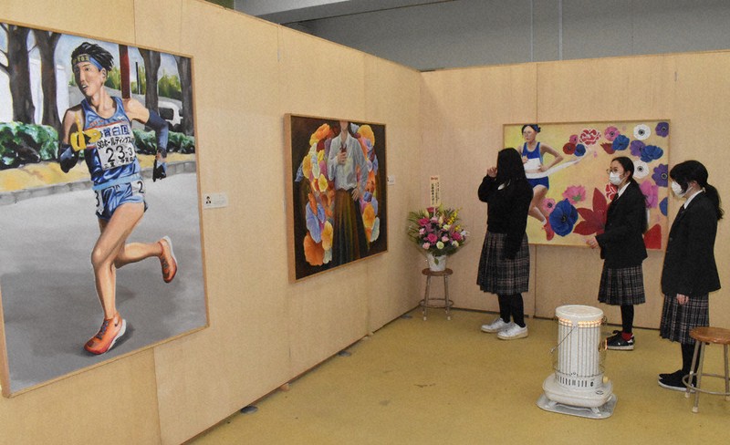 伊賀白鳳高デザインコース「第13回卒展」 3年間を形に昇華 油彩画