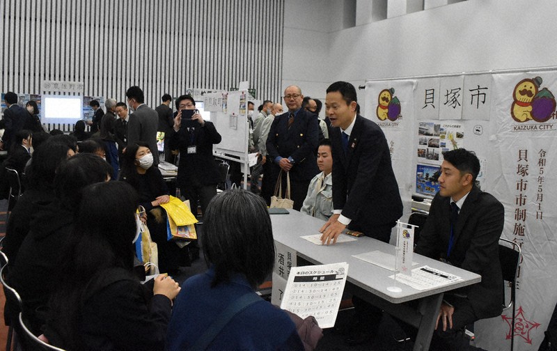 土木技術者争奪戦 公務員減少防止へ大阪府・市町が初の合同説明会