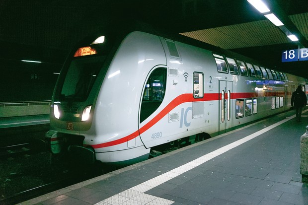 【2025年】お歳暮ギフト ワールドウオッチ：ドイツ鉄道が特急運賃免除の区間設定 柿添 コレクション