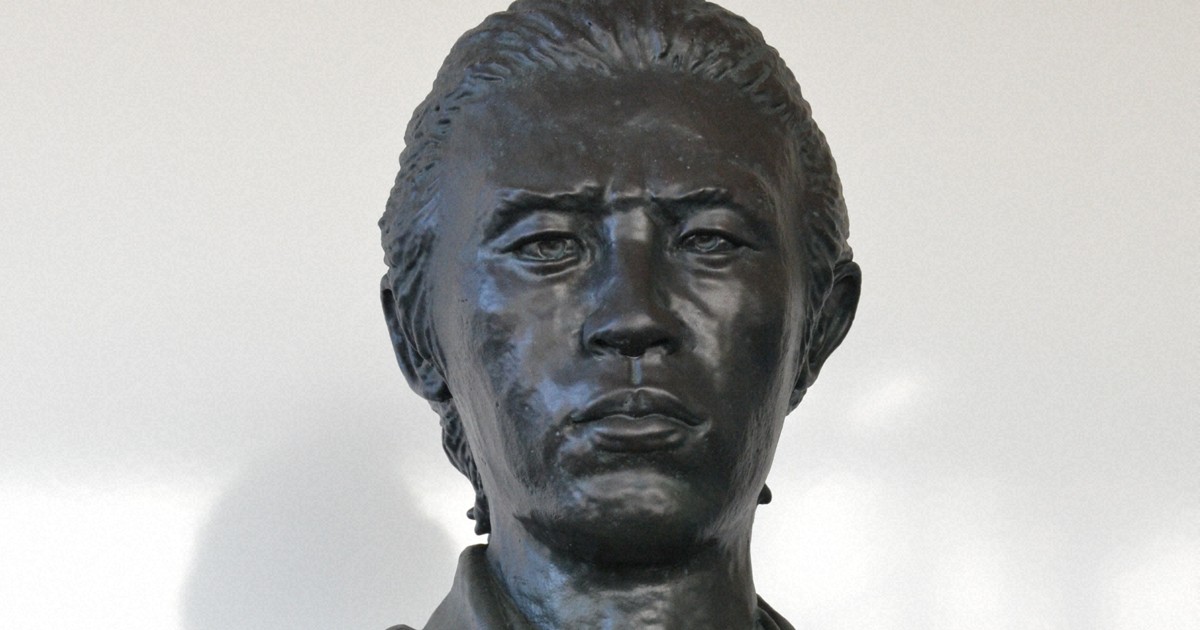 ハンサム！」坂本龍馬の声聞ける？ 「リアル龍馬像」お披露目 | 毎日新聞