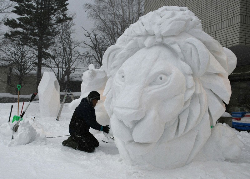 彫刻家や学生の雪像9基を展示 札幌・きょうから ／北海道 | 毎日新聞
