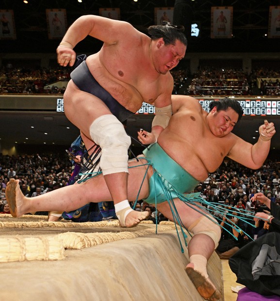 琴ノ若、悔し涙止まらず 大関確実も横綱の壁高く 大相撲千秋楽 | 毎日新聞 