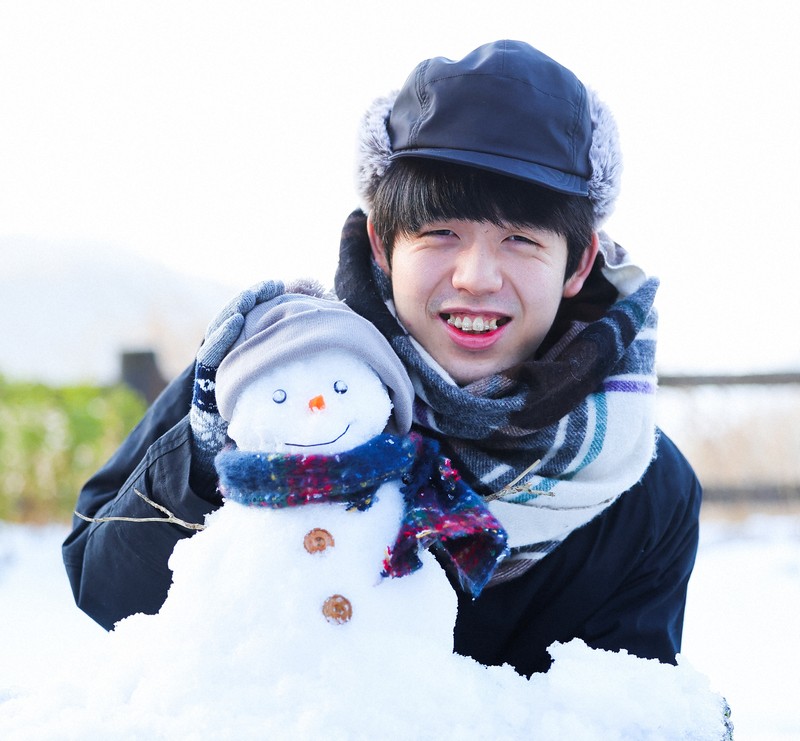 エポック ワン【藤井聡太】特産のネギに囲まれ「勝者の記念撮影