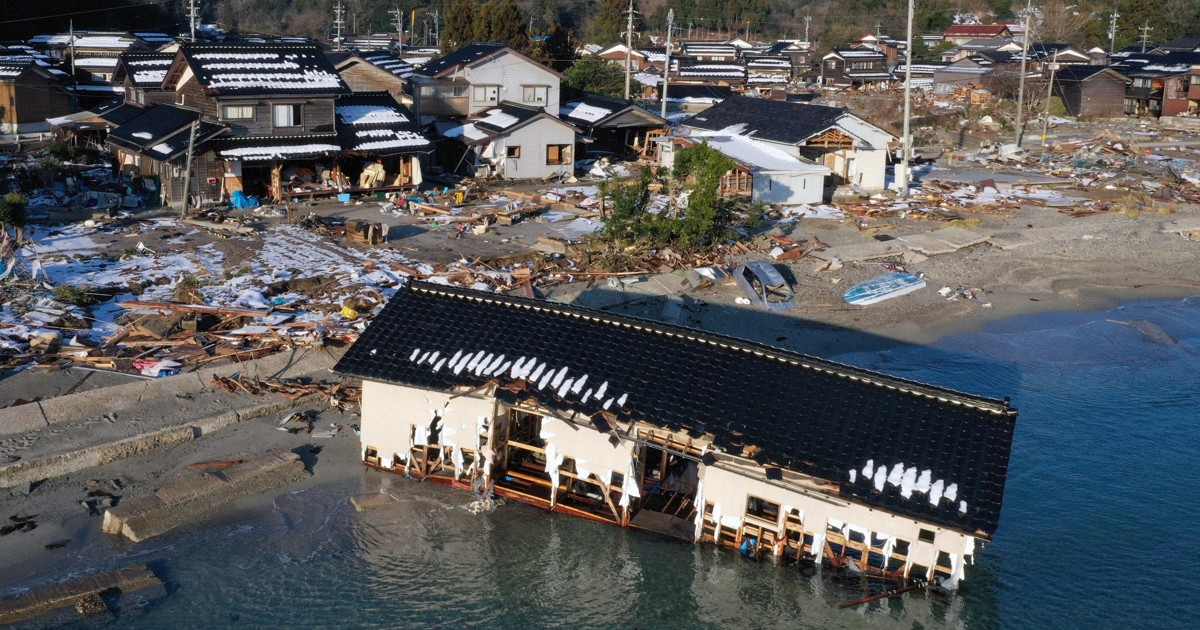 地震に津波、手つかずの1カ月 能登半島地震、ドローンで撮影 | 毎日新聞