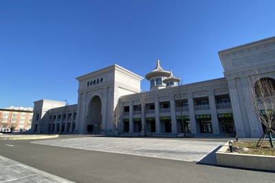 ドームや尖塔が撤去され「中国風」に改修された「竇店清真寺」＝北京市房山区で2024年1月24日午前11時22分、岡崎英遠撮影