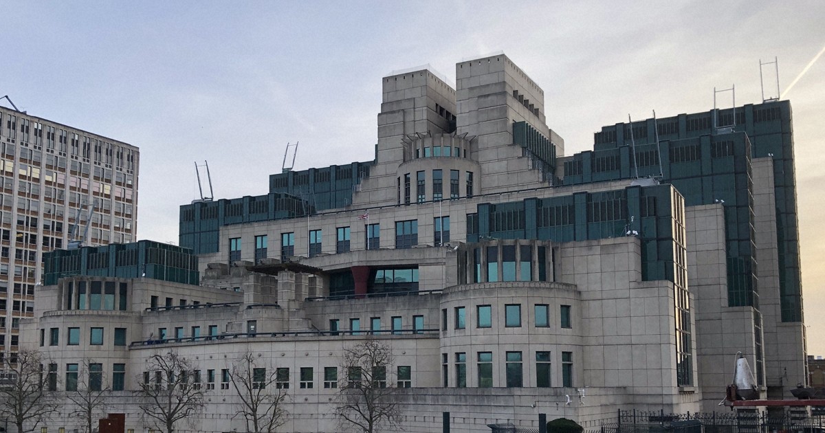 ウクライナ侵攻2年：「007」隣の建物を購入したロシア企業 イギリスで