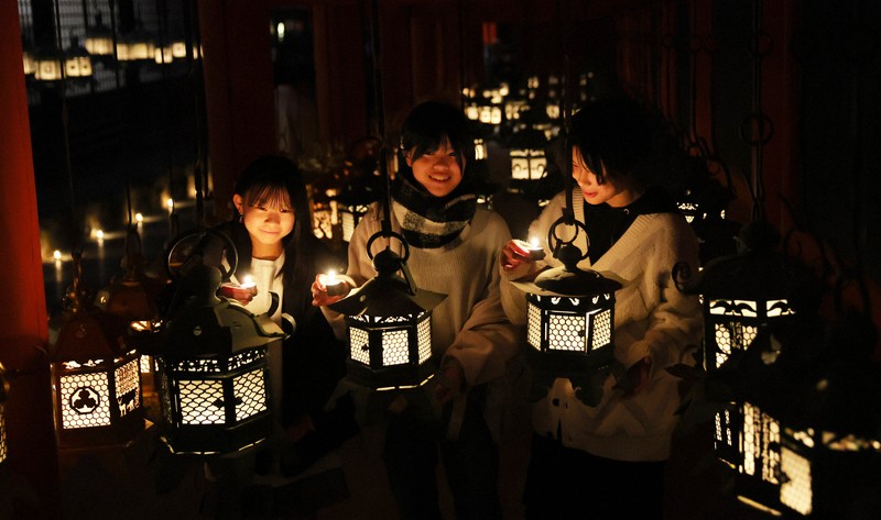 3000基の灯籠 春日大社が幻想的な世界に 奈良 | 毎日新聞
