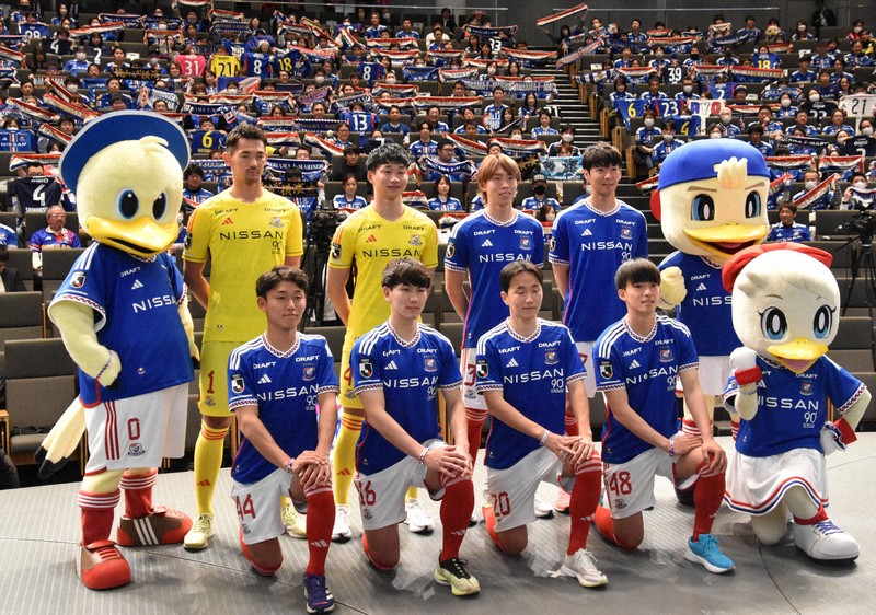 セルティックFC 中村俊輔 タオルマフラー 横浜FC  横浜F・マリノス Amazon.co.jp: セルティックFC 中村俊輔 タオルマフラー 横浜FC