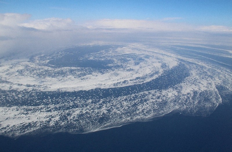コレ推し！：「流氷大回転」 「鳥の目」で見る海の神秘 ／北海道
