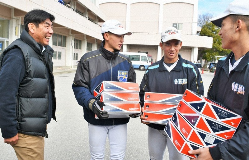 近江高校野球部のピンバッチ 近江、背番号18が3打点 あのOBも「カッコイイ」 センバツ