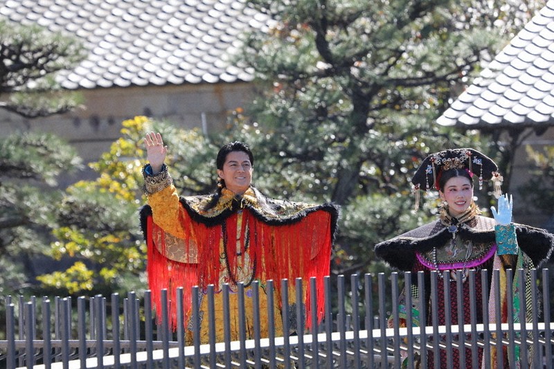 福万来、沸き立つ仲春 長崎ランタンフェス・皇帝パレード ／長崎
