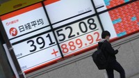 34年ぶりに史上最高値を更新した日経平均株価を表示する電光掲示板＝東京都中央区で2024年2月22日午後2時46分、北山夏帆撮影