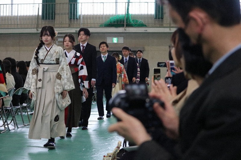 友達との思い出胸に巣立つ 県立高で卒業式 ／三重 | 毎日新聞