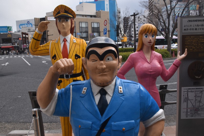商店街の恩人は「あの」警察官 活気あふれる東京・亀有 | 毎日新聞