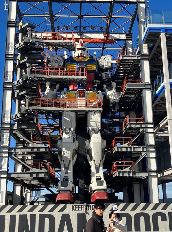 実物大ガンダム「最後に見たい」 3月公開終了、横浜で最終催し | 毎日新聞