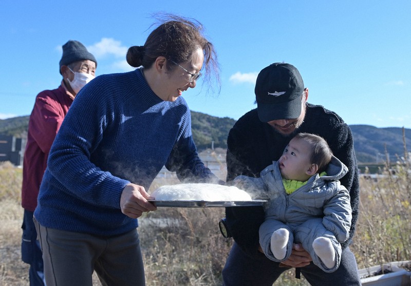 避難所仲間が「集う」 4年ぶりの餅つき大会で感じた命のつながり