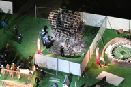 火災があった神宮外苑のイベント会場＝東京都新宿区で2016年11月6日、本社ヘリから後藤由耶撮影