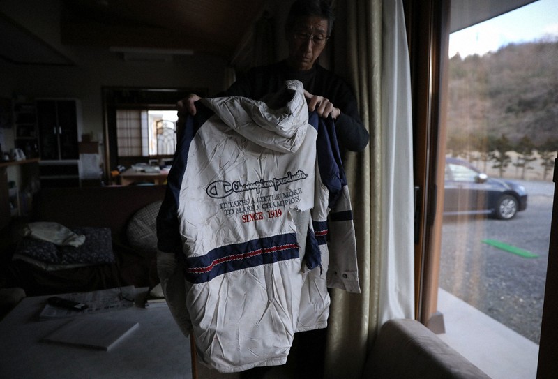 妻を思い出す あの日の服 東日本大震災13年 | 毎日新聞