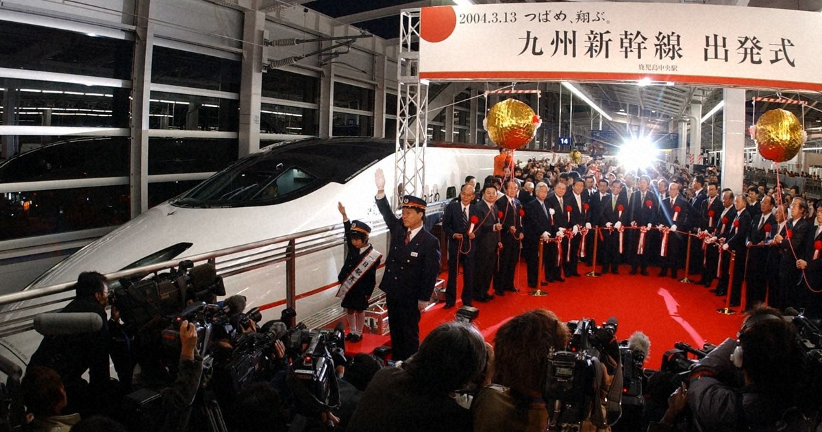 写真で見る】一番列車運転手 九州新幹線・部分開業20年 [写真特集1/17