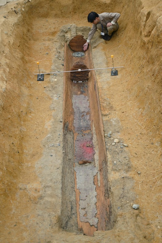 当時の埋葬状況解明なるか 富雄丸山古墳で青銅鏡など9点確認 奈良