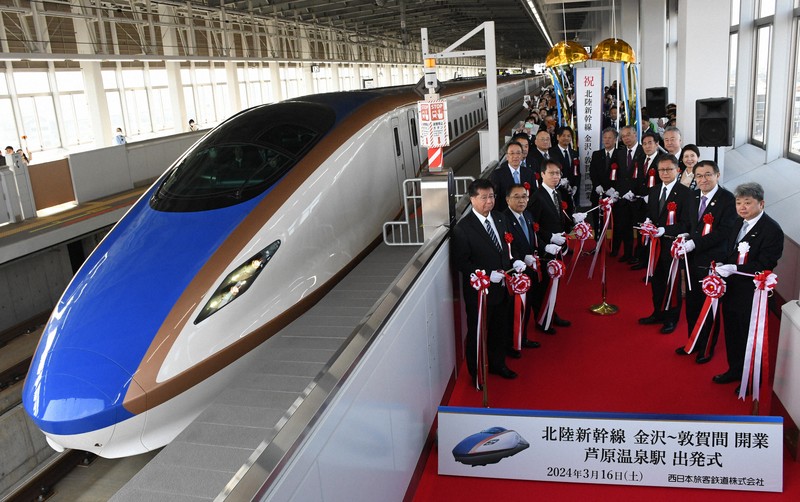 イベント用タオル 2024年3月16日(土) 北陸新幹線福井延伸 復興の起爆剤に」 北陸新幹線延伸、福井・石川の新駅地元沸く